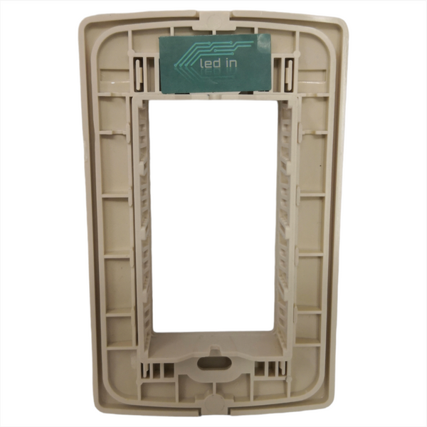 Paq 6 piezas Placa De 3 Ventanas Color Marfil C136 Cb204