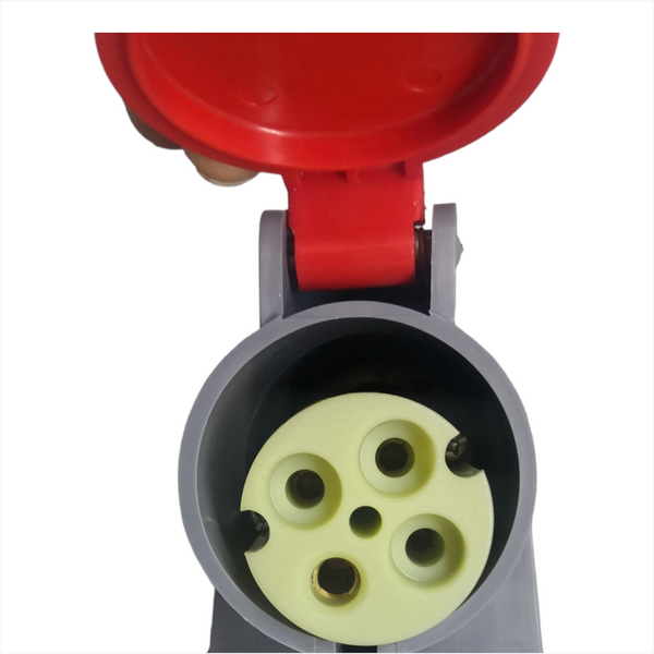 Toma de STECK S4206 32A-6h 3P+T 380/440V IP44 BRASIKON