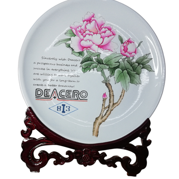 PLATO DECORATIVO INCLUYE SOPORTE DE MADERA DESARMABLE.