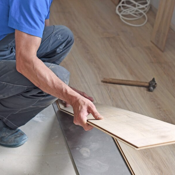 Caja piso laminado 15pz 3.297m2 4mm con 1mm EVA bajoalfombra