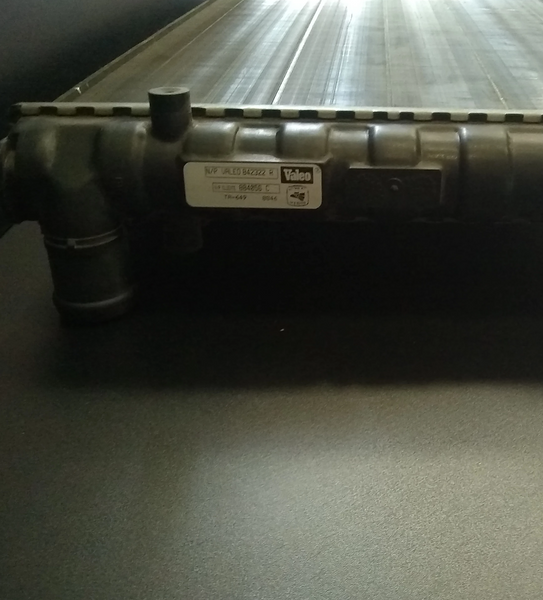 Radiador VW de agua para Golf A3 Y JETTA A3 93-99 c/ detalles