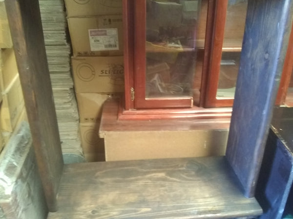 Mueble rústico de madera