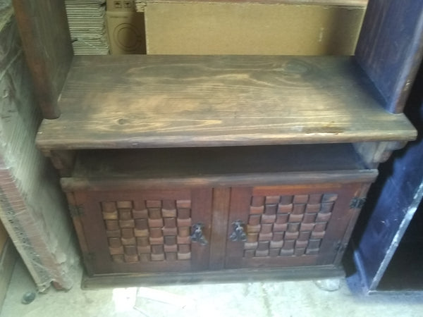 Mueble rústico de madera