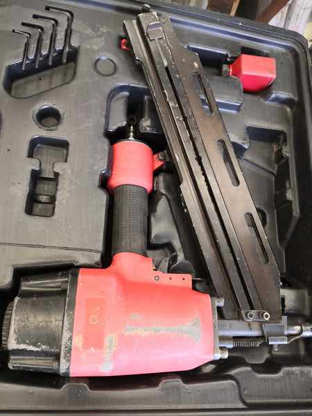 Equipo Clavadora neumático pistola de aire con estuche usado
