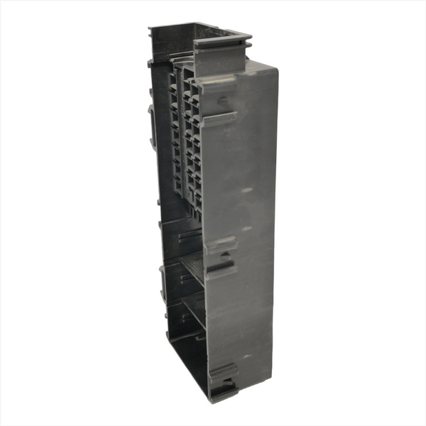 Caja universal porta fusibles y relays