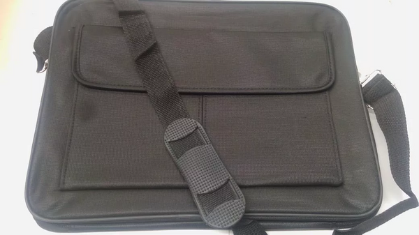 Maletín Para Computadora Portátil , Negro