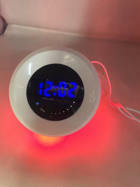 Reloj Digital De Escritorio Lámpara Siete Colores Diferentes